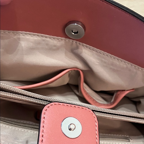 Nine West ~ Pink Satchel/Crossbody handbag in great condition - Picture 8 of 11